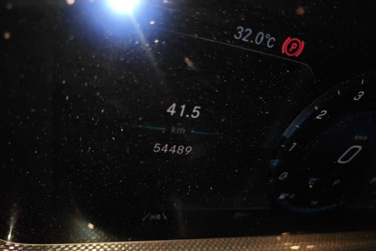 Used Mercedes-Benz G-Class 2022 G 500 Odometer Close Up