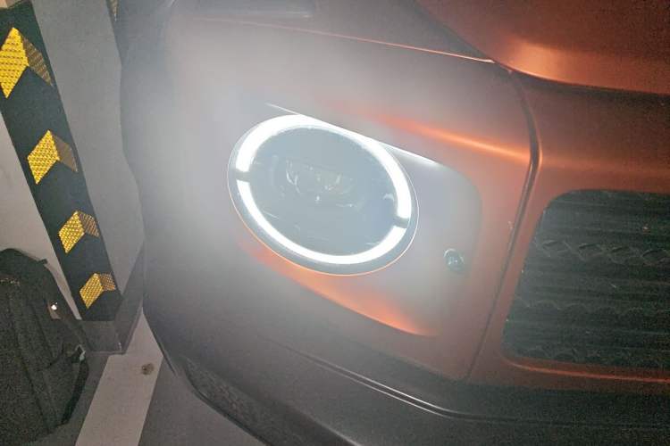 Used Mercedes-Benz G-Class 2022 G 500 Right Front Headlight