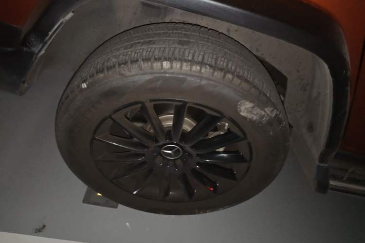 Used Mercedes-Benz G-Class 2022 G 500 Right Front Wheel Hub
