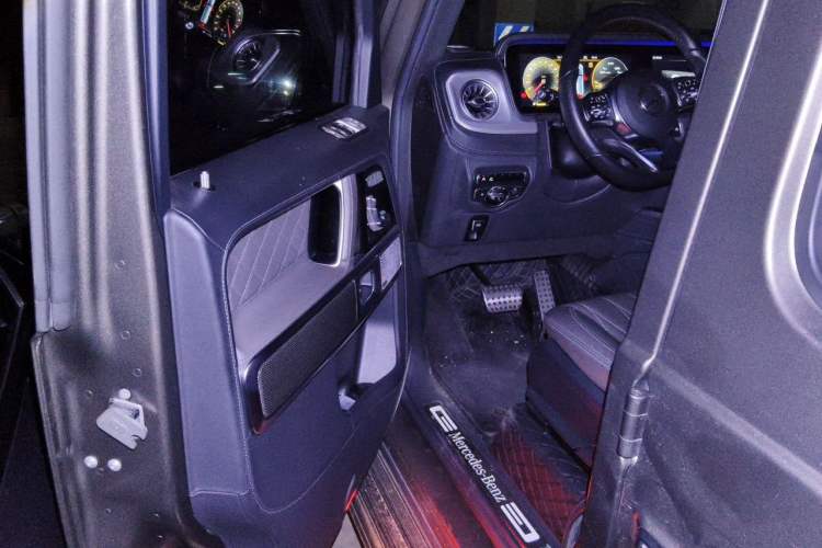 Used Mercedes-Benz G-Class 2022 G 500 Driver Seat