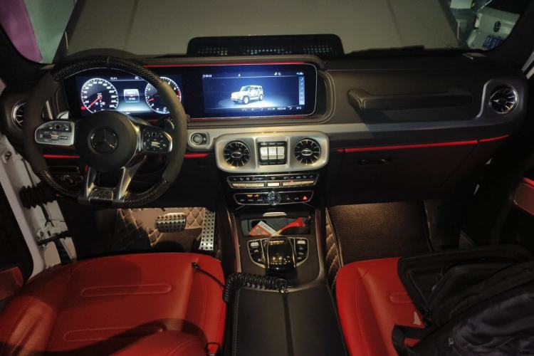 Used Mercedes-Benz G-Class 2022 G 500 Center Console