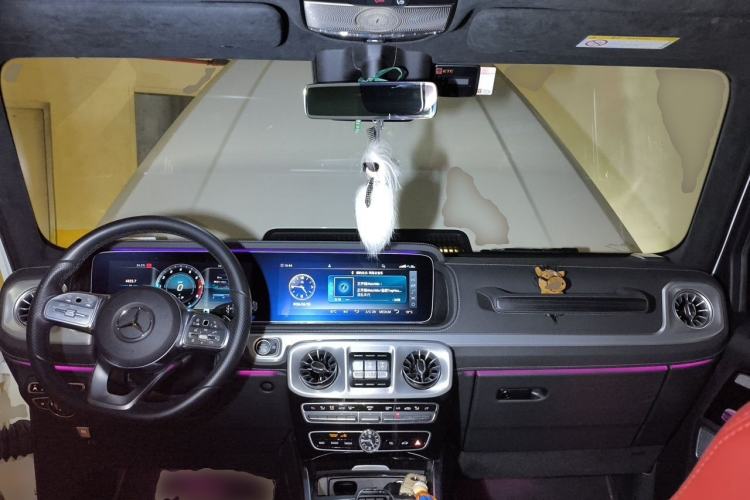 Used Mercedes-Benz G-Class 2022 G 500 Center Console