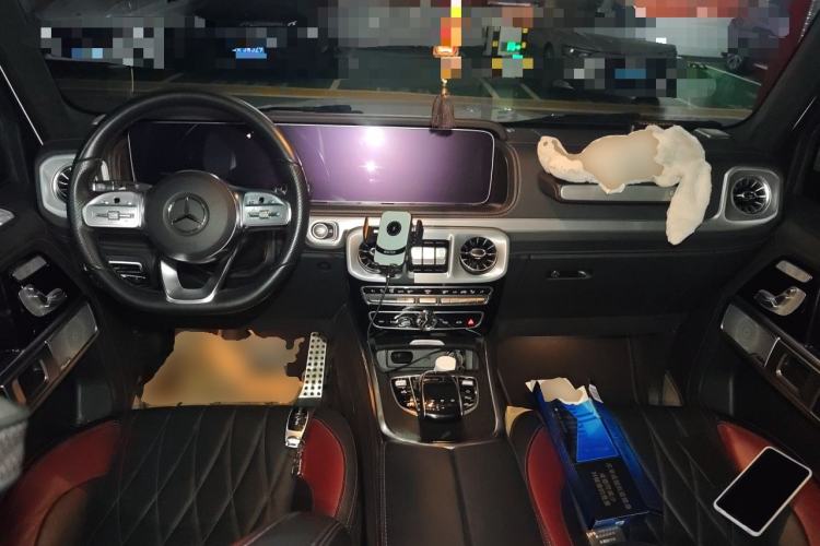 Used Mercedes-Benz G-Class 2022 G 500 Center Console