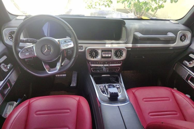 Used Mercedes-Benz G-Class 2022 G 500 Center Console