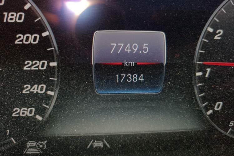 Used Mercedes-Benz G-Class 2022 G 500 Odometer Close Up