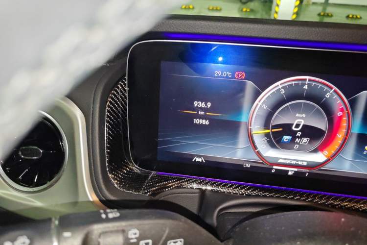 Used Mercedes-Benz G-Class 2022 G 350 Odometer Close Up