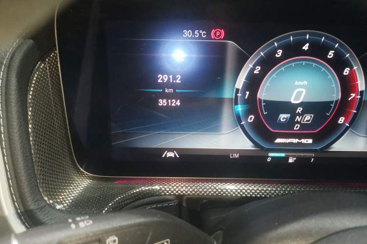 Used Mercedes-Benz G-Class 2022 G 500 Odometer Close Up
