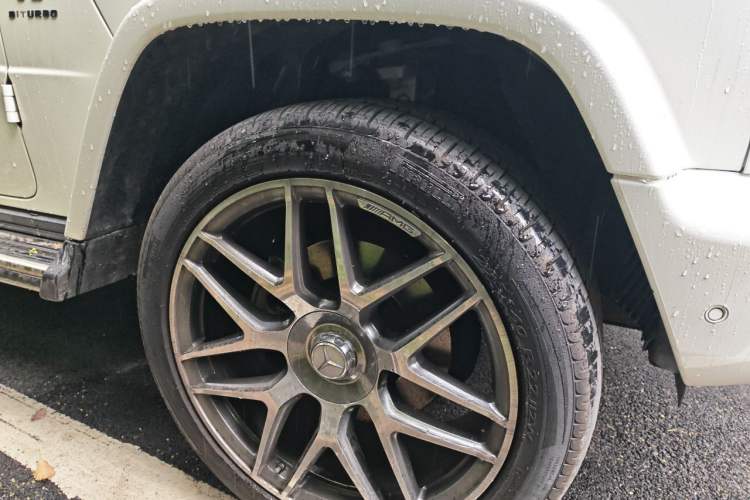 Used Mercedes-Benz G-Class 2022 G 350 Right Front Wheel Hub