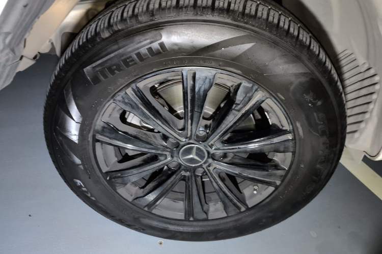Used Mercedes-Benz G-Class 2022 G 500 Right Front Wheel Hub