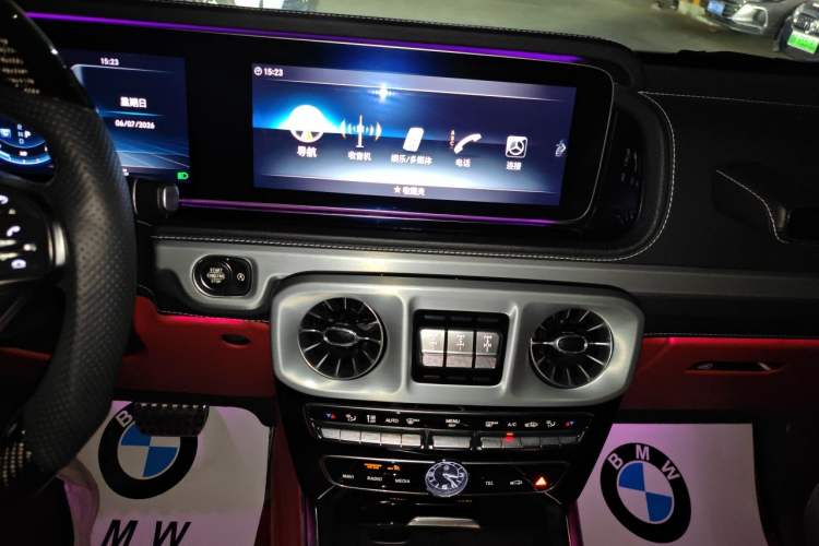 Used Mercedes-Benz G-Class  Audio And AC Panel