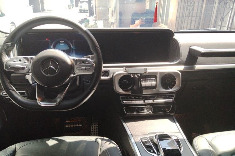 Used Mercedes-Benz G-Class 2023 G 350 Center Console