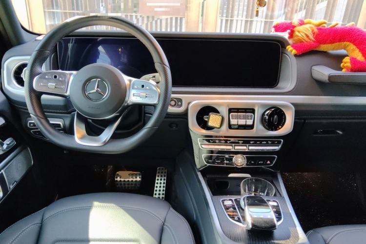 Used Mercedes-Benz G-Class  Center Console