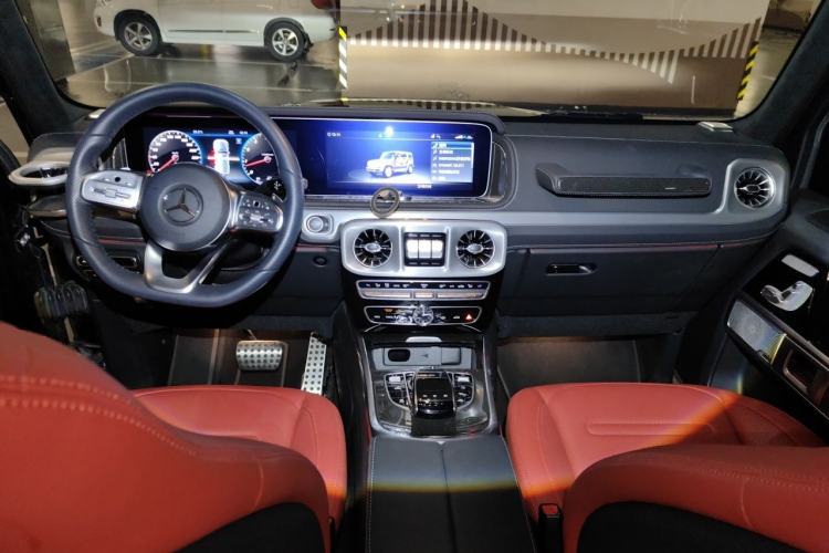 Used Mercedes-Benz G-Class 2023 G 500 Center Console