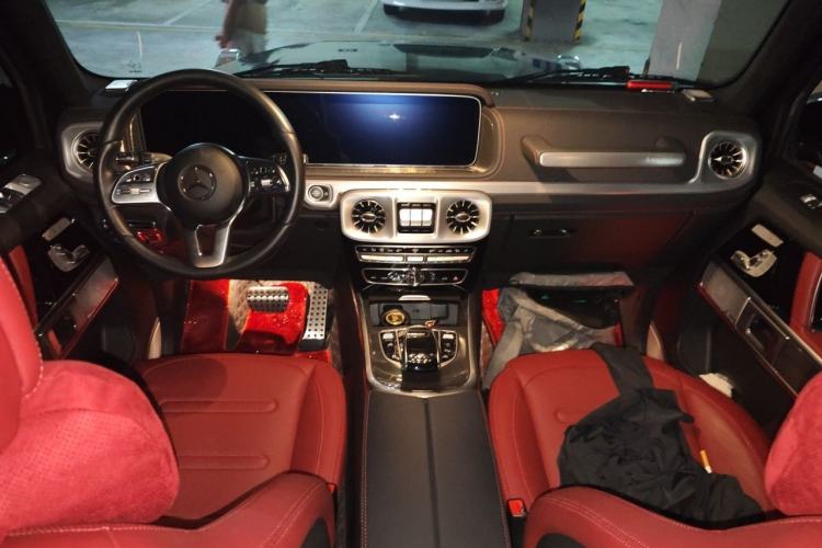 Used Mercedes-Benz G-Class 2023 G 500 Center Console