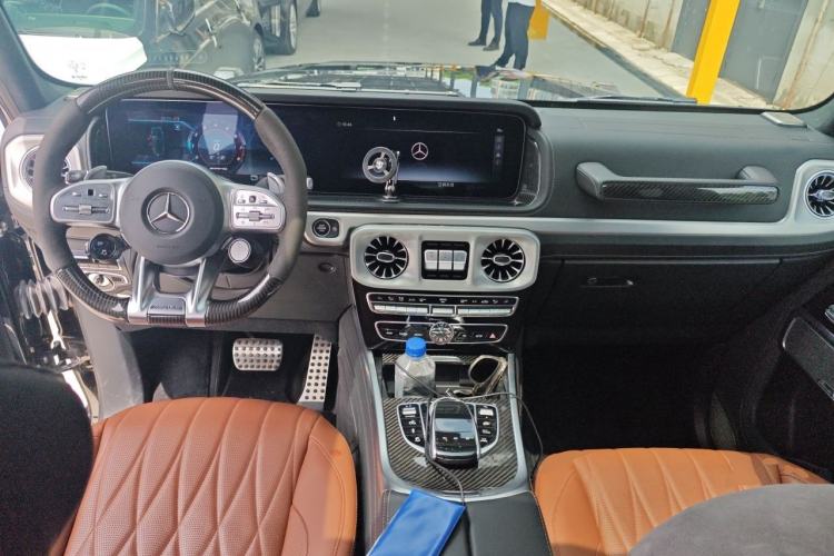 Used Mercedes-Benz G-Class 2023 G 500 Center Console