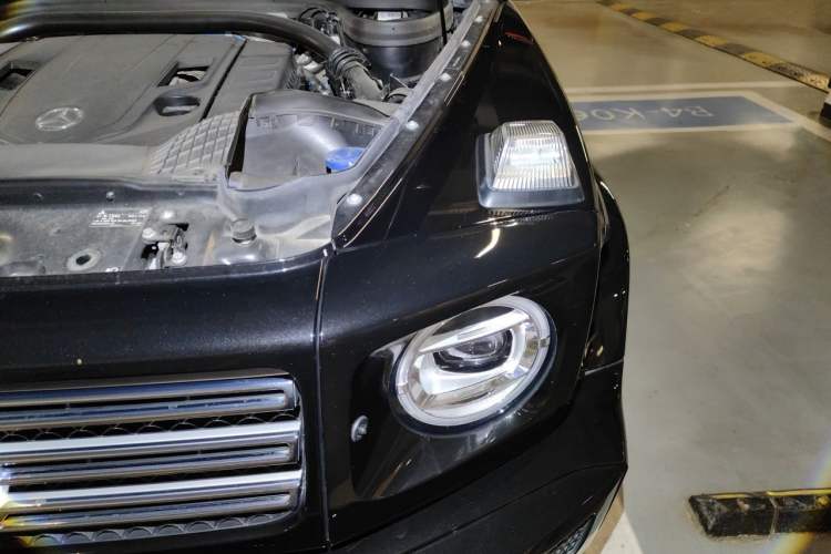 Used Mercedes-Benz G-Class 2023 G 500 Engine Bay Left