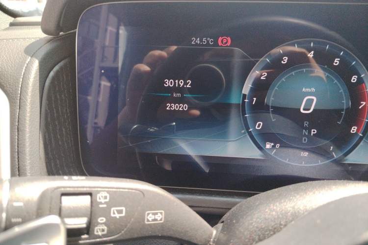 Used Mercedes-Benz G-Class 2023 G 350 Odometer Close Up