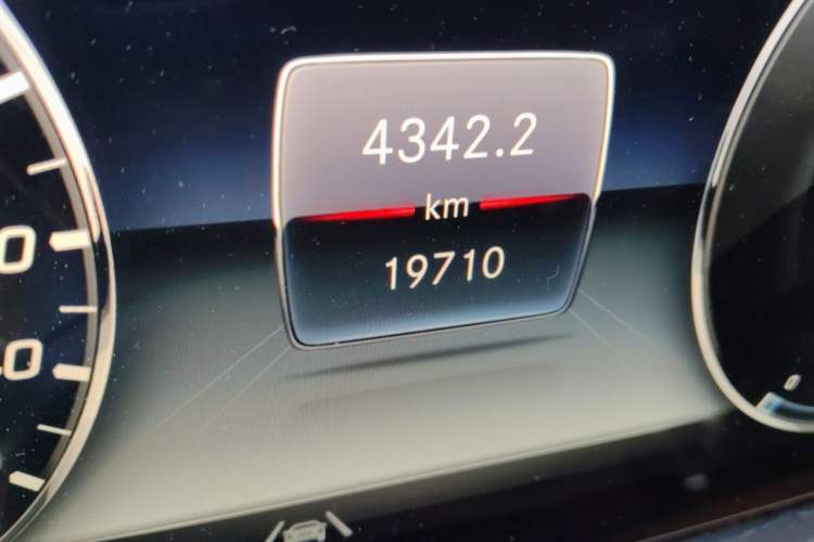 Used Mercedes-Benz G-Class  Odometer Close Up