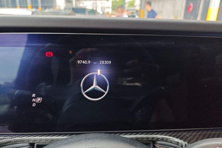 Used Mercedes-Benz G-Class 2023 G 500 Odometer Close Up