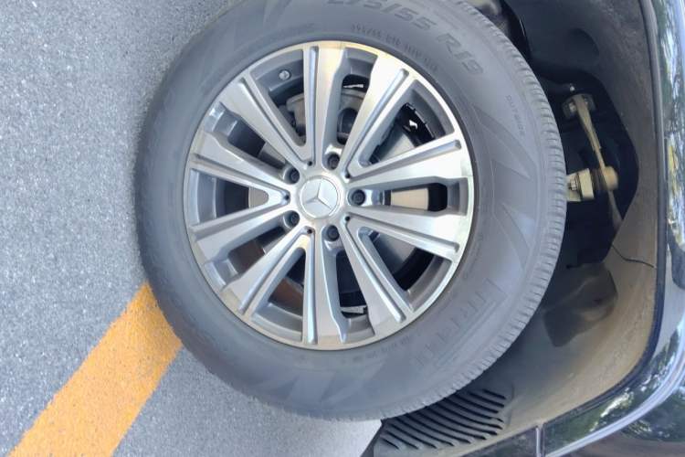 Used Mercedes-Benz G-Class  Right Front Wheel Hub