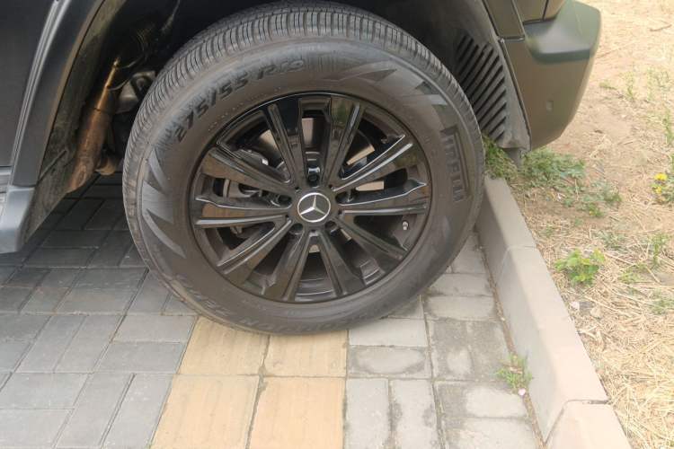 Used Mercedes-Benz G-Class 2023 G 350 Right Front Wheel Hub