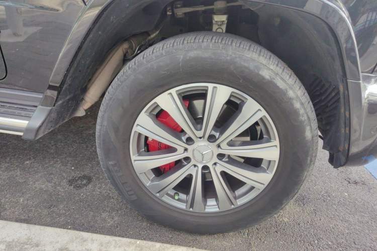 Used Mercedes-Benz G-Class 2023 G 350 Right Front Wheel Hub