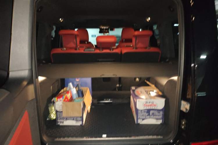Used Mercedes-Benz G-Class 2023 G 500 Trunk