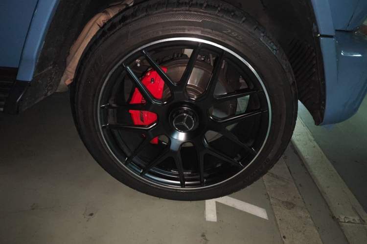 Used Mercedes-Benz G-Class  Right Front Wheel Hub