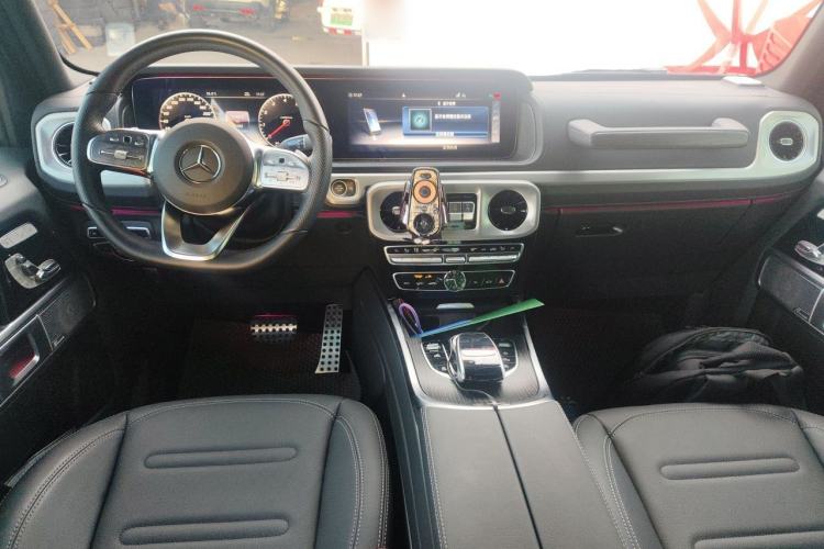Used Mercedes-Benz G-Class 2023 G 350 Center Console