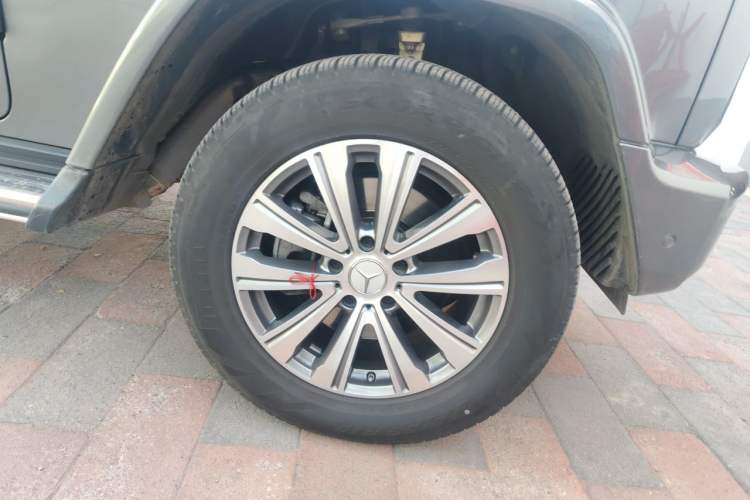 Used Mercedes-Benz G-Class 2023 G 350 Right Front Wheel Hub