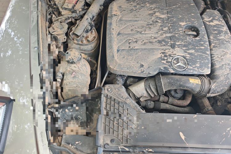 Used Mercedes-Benz G-Class 2023 G 350 Engine Bay Right