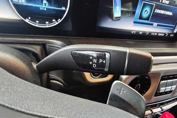 Used Mercedes-Benz G-Class 2023 G 350 Gear Lever