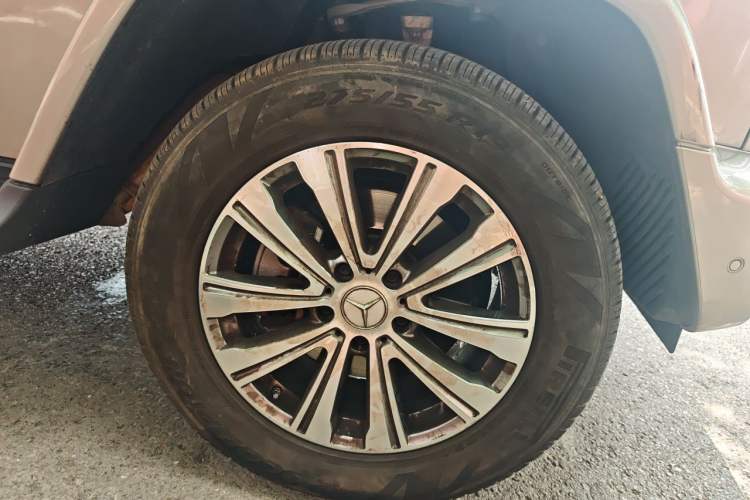 Used Mercedes-Benz G-Class 2023 G 350 Right Front Wheel Hub