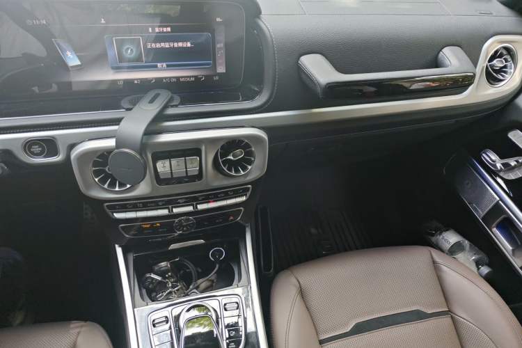 Used Mercedes-Benz G-Class  Audio And AC Panel