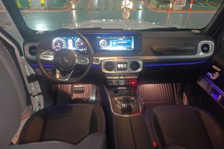 Used Mercedes-Benz G-Class 2023 G 350 Center Console