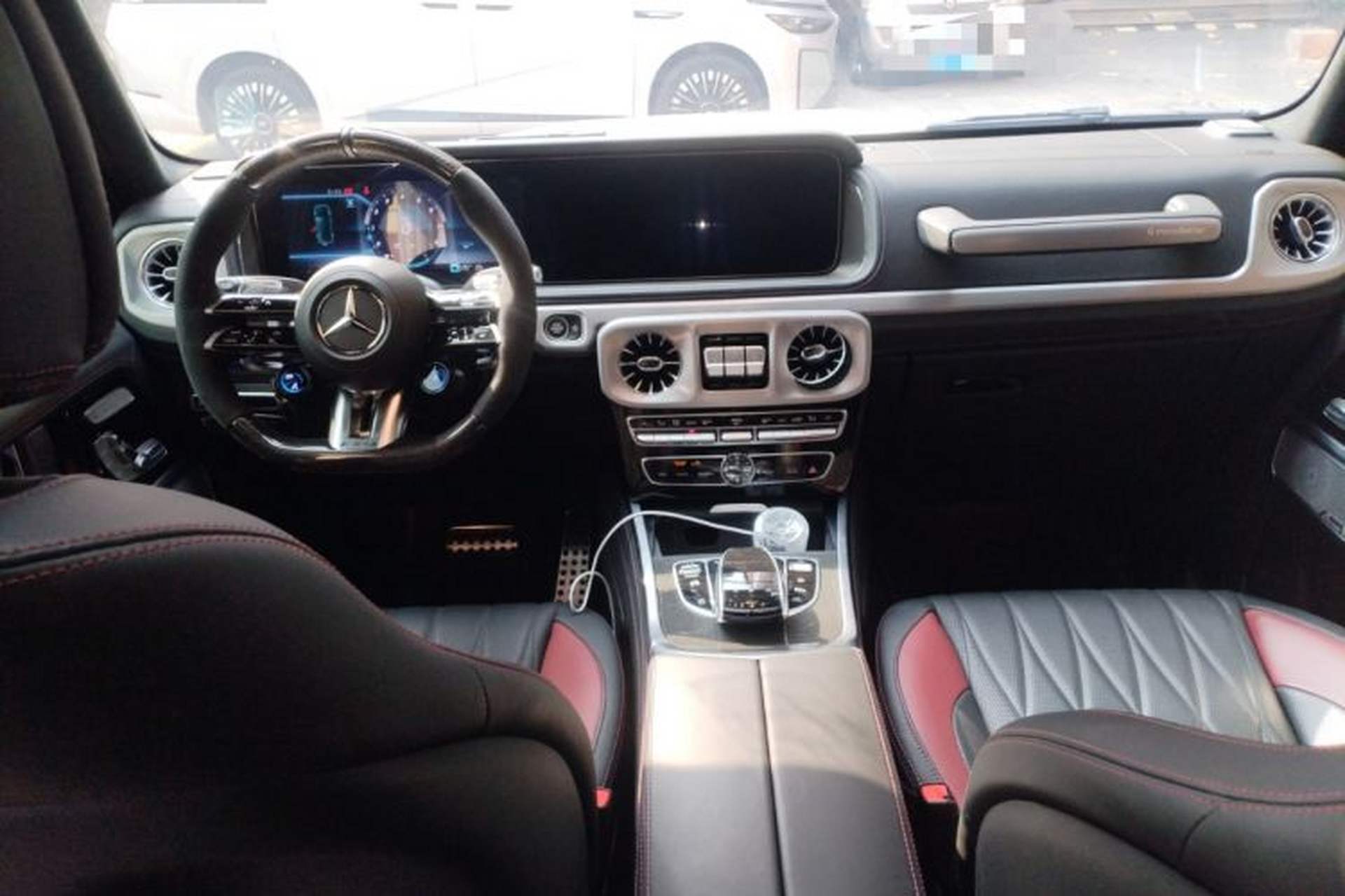 Used Mercedes-Benz G-Class 2023 G 500 Center Console