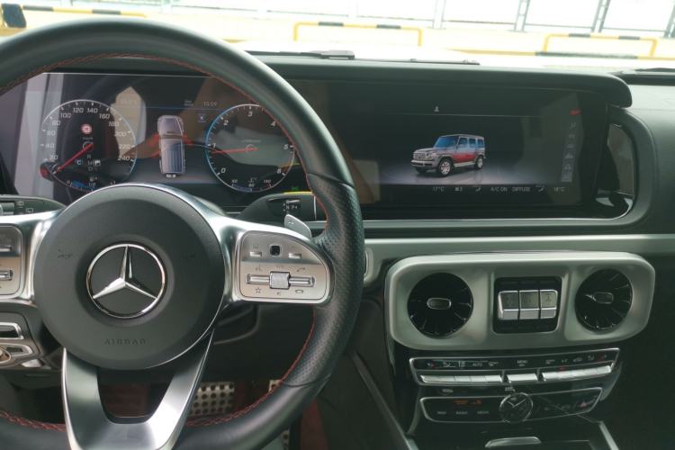 Used Mercedes-Benz G-Class  Center Console
