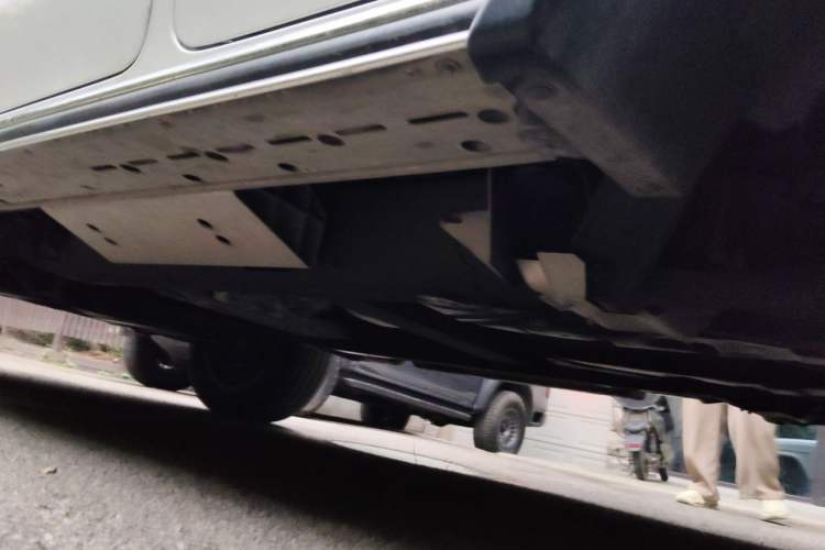 Used Mercedes-Benz G-Class  Chassis Rear Left