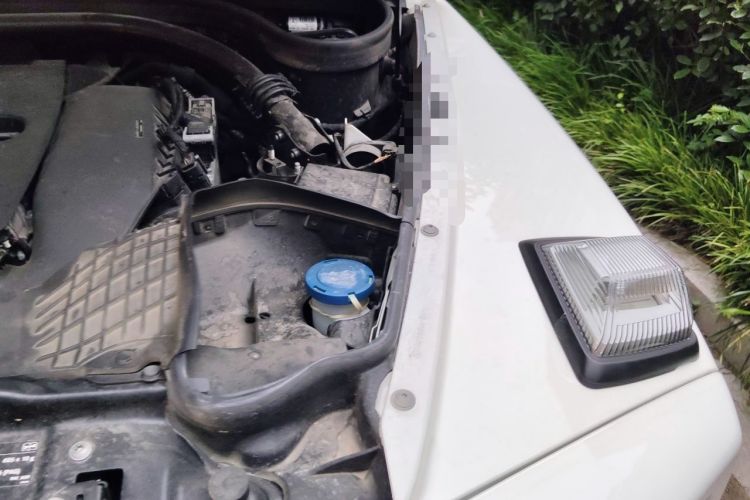 Used Mercedes-Benz G-Class  Engine Bay Left