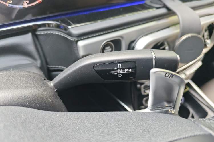Used Mercedes-Benz G-Class  Gear Lever