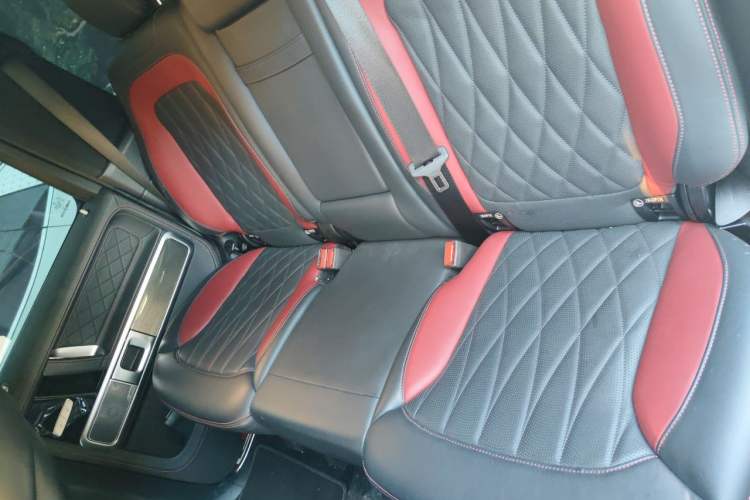 Used Mercedes-Benz G-Class 2023 G 500 Left Rear Seat