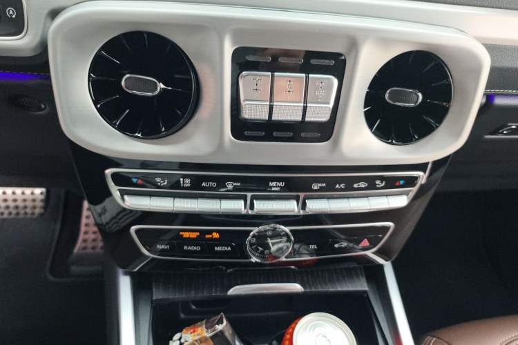 Used Mercedes-Benz G-Class 2024 G 350 Audio And AC Panel
