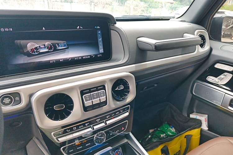 Used Mercedes-Benz G-Class 2024 G 350 Audio And AC Panel