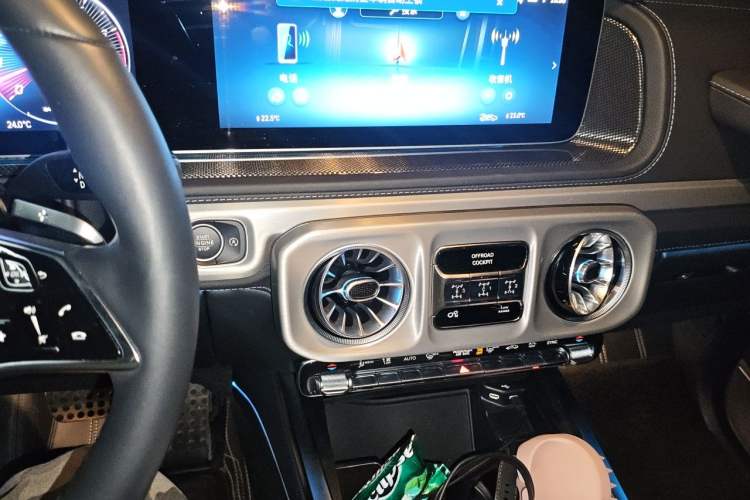 Used Mercedes-Benz G-Class 2024 G 500 Audio And AC Panel
