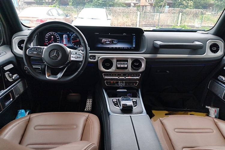 Used Mercedes-Benz G-Class 2024 G 350 Center Console