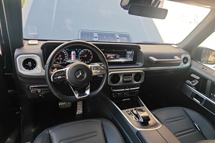 Used Mercedes-Benz G-Class 2024 G 350 Center Console