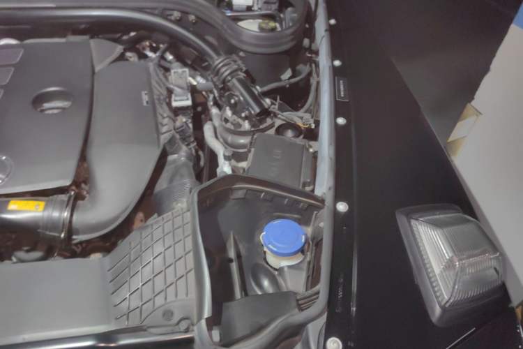Used Mercedes-Benz G-Class 2024 G 350 Engine Bay Left