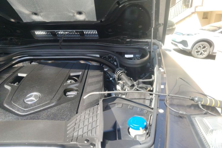 Used Mercedes-Benz G-Class 2024 G 500 Engine Bay Left