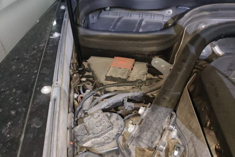 Used Mercedes-Benz G-Class 2024 G 350 Engine Bay Right