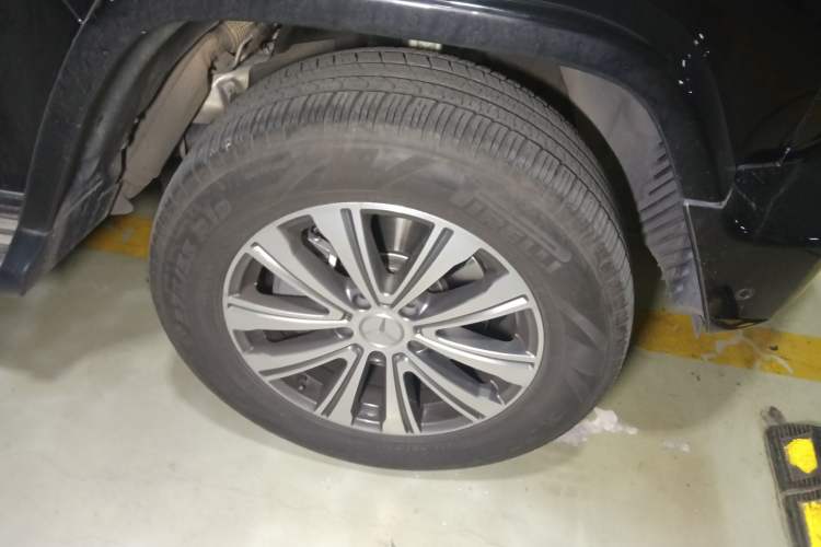 Used Mercedes-Benz G-Class 2024 G 350 Right Front Wheel Hub